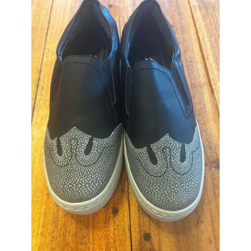 Agave Sky Kaitlyn Black Leather Faux Stingray Slip On Tennis Shoes Size 9 EUC